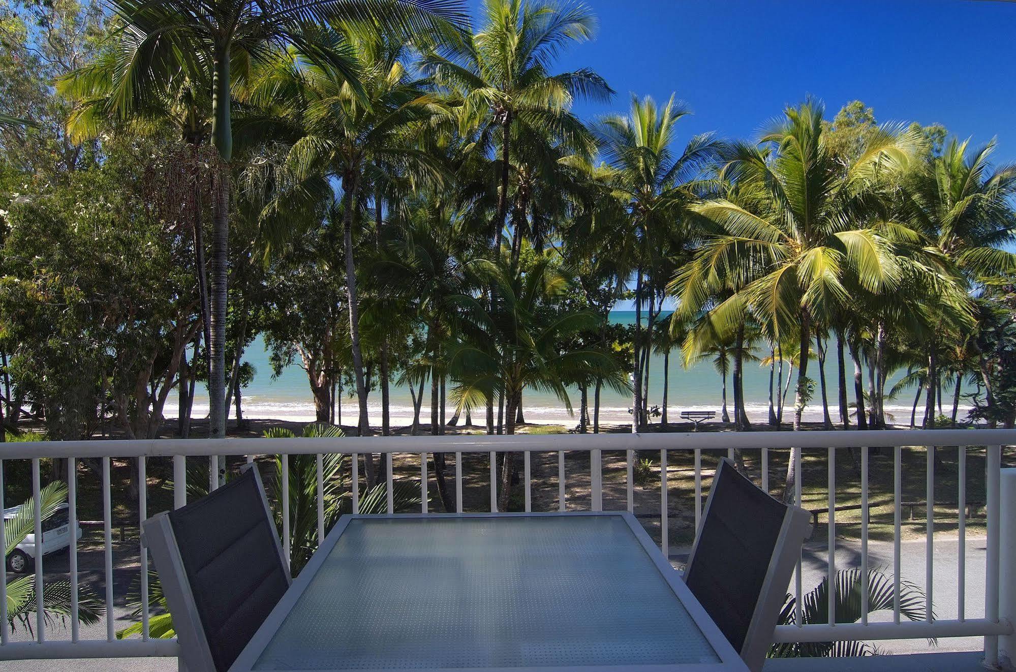 Agincourt Beachfront Apartments Clifton Beach Exterior foto